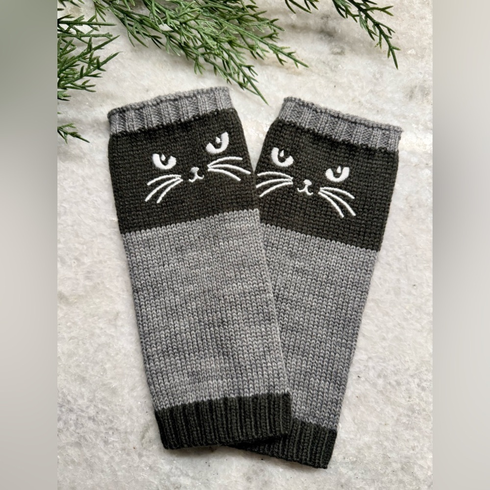 New Women’s Adult Size Gray Embroidered Cat Acrylic Knit Fingerless Gloves 8.25”